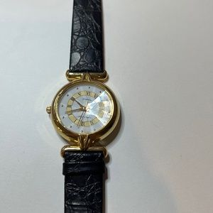 Women’s genuine leather watch